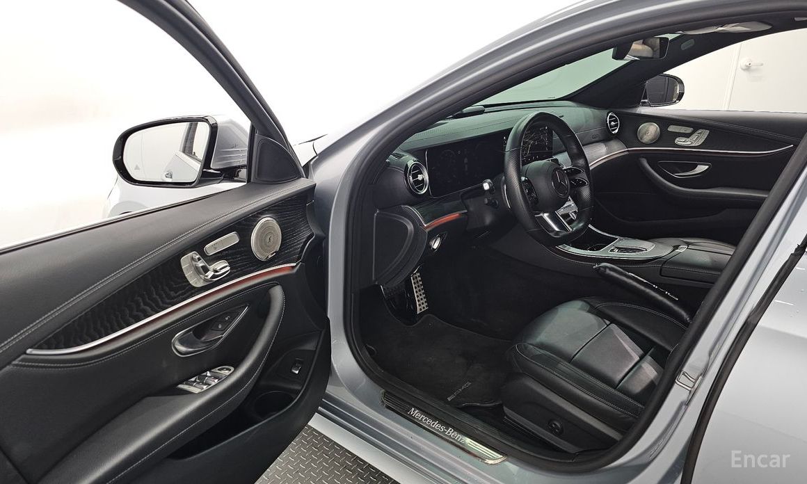 E-Class W213E220d 4MATIC AMG Line 11