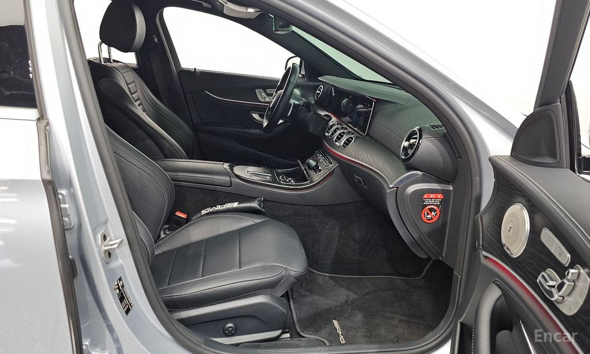 E-Class W213E220d 4MATIC AMG Line 12