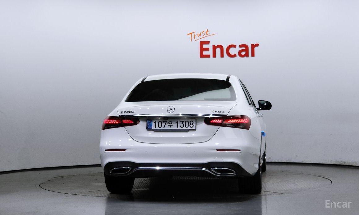 E-Class W213E220d 4MATIC AMG Line 5