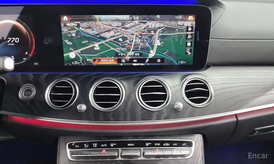 E-Class W213E220d 4MATIC AMG Line 15