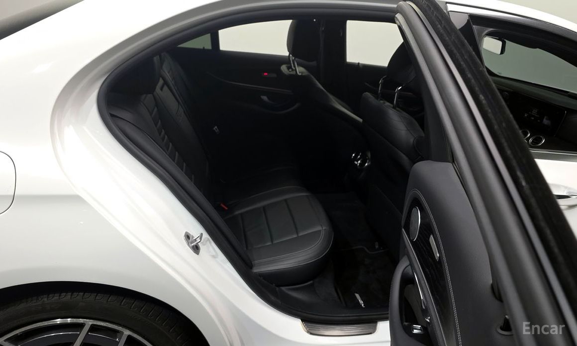 E-Class W213E220d 4MATIC AMG Line 13