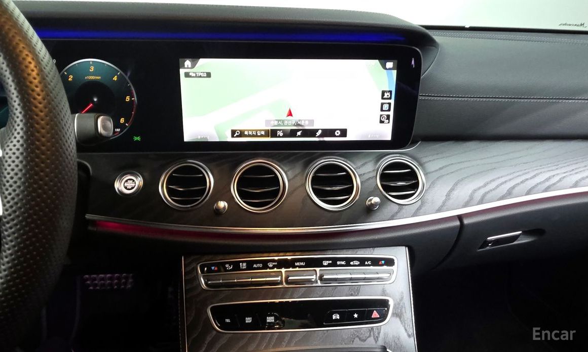 E-Class W213E220d 4MATIC AMG Line 15