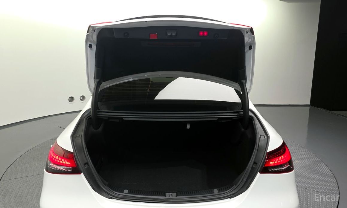 E-Class W213E220d 4MATIC AMG Line 21