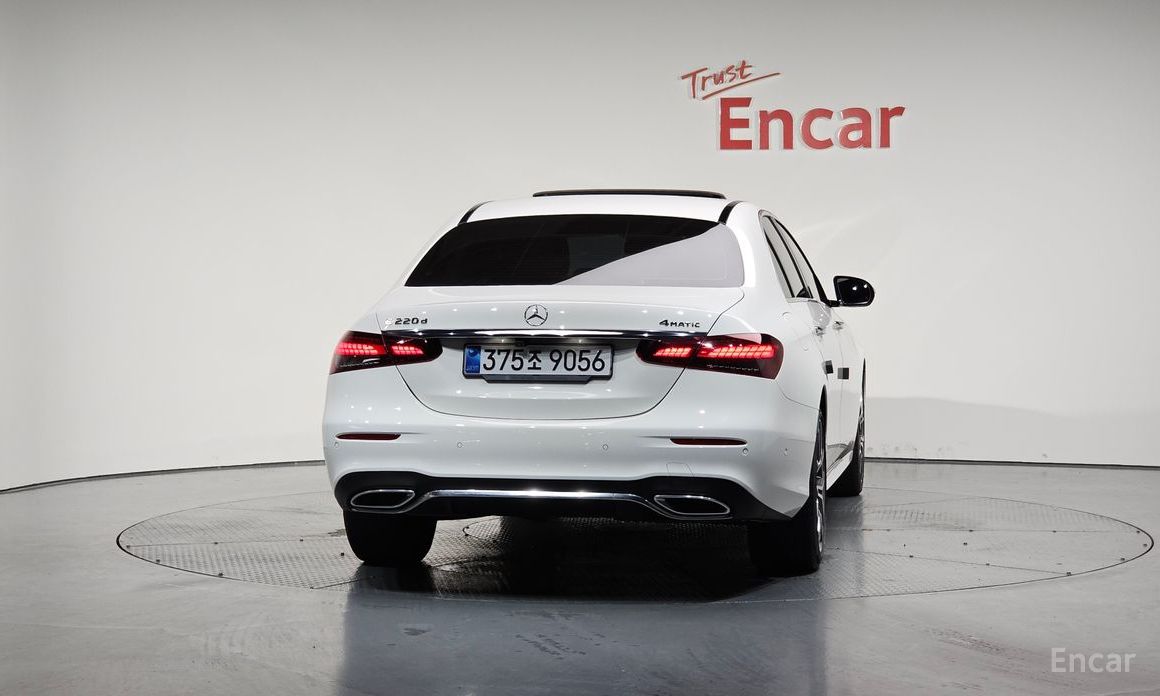 E-Class W213E220d 4MATIC AMG Line 4