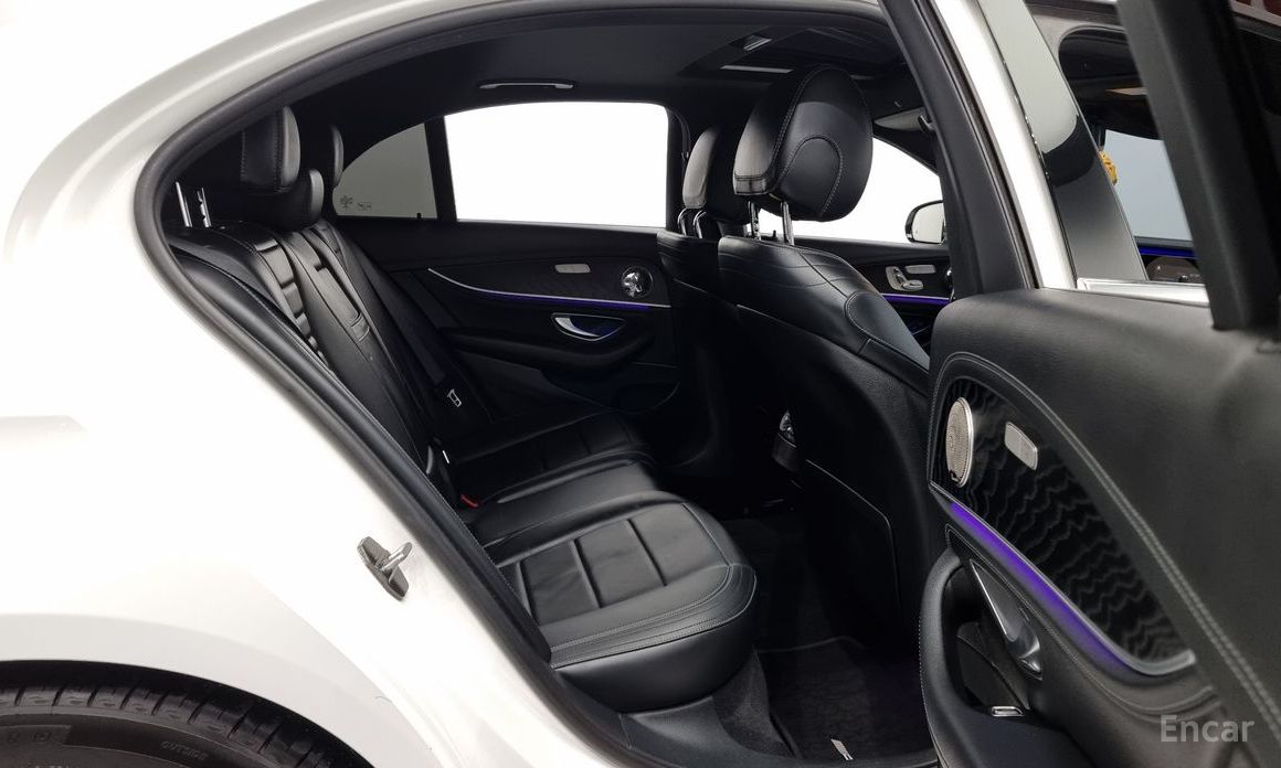 E-Class W213E220d 4MATIC AMG Line 13