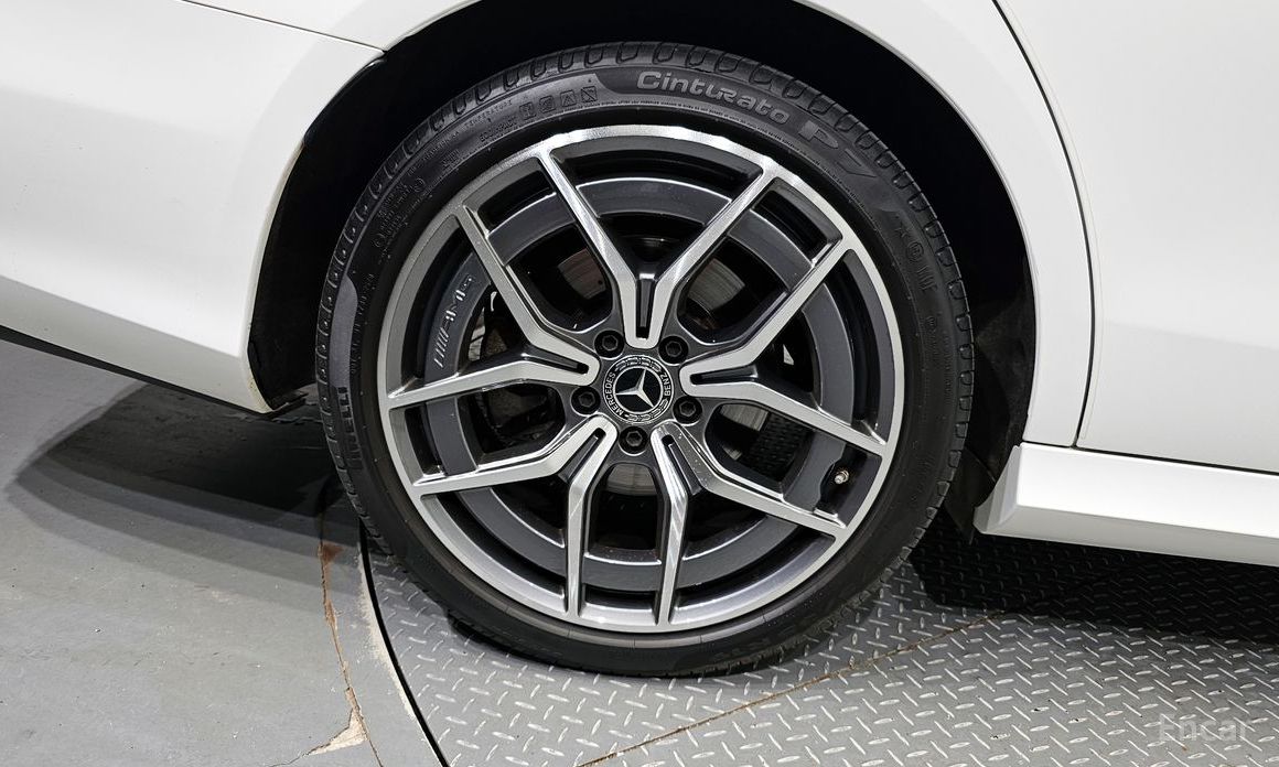 E-Class W213E220d 4MATIC AMG Line 6