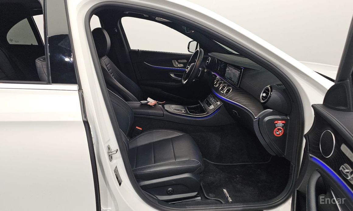 E-Class W213E220d 4MATIC AMG Line 12