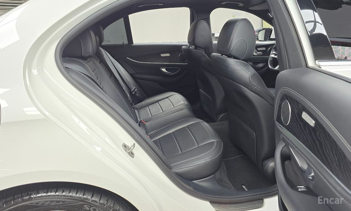 E-Class W213E220d 4MATIC AMG Line 13