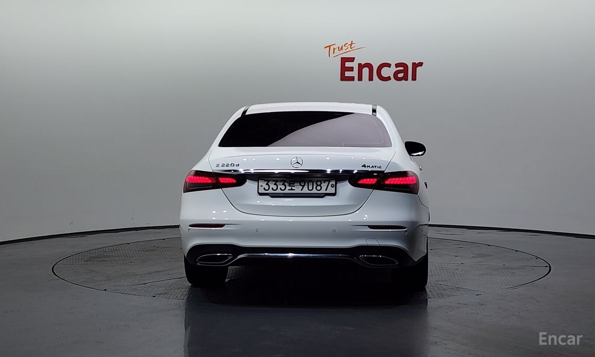E-Class W213E220d 4MATIC AMG Line 5