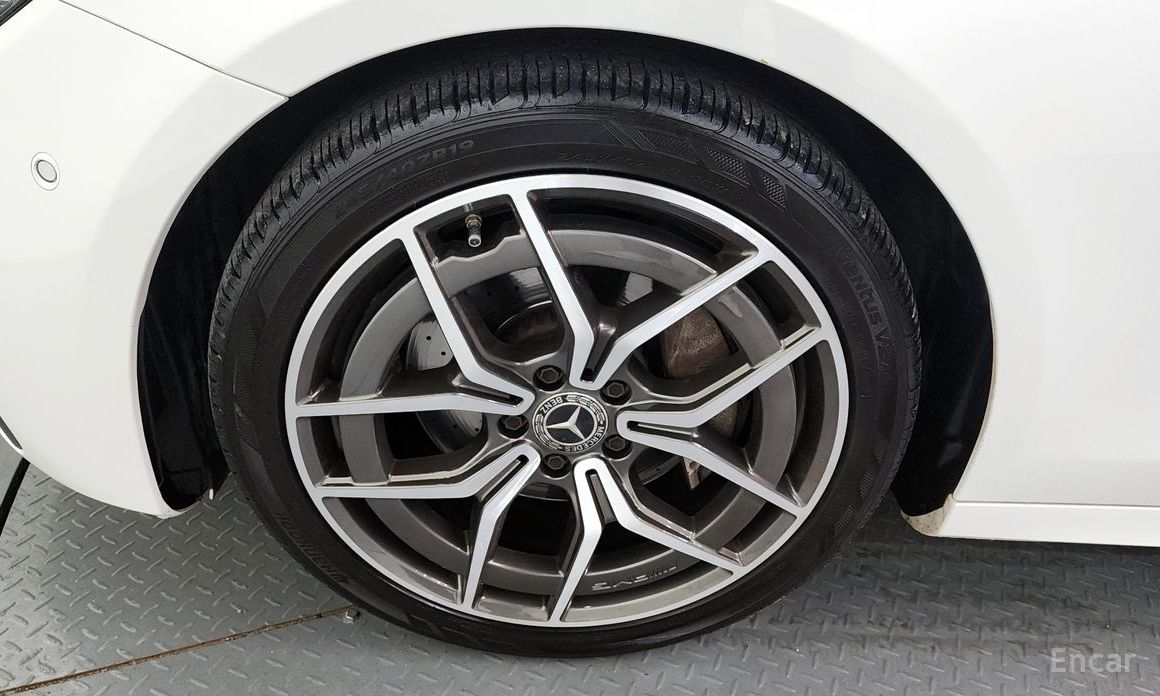 E-Class W213E220d 4MATIC AMG Line 6