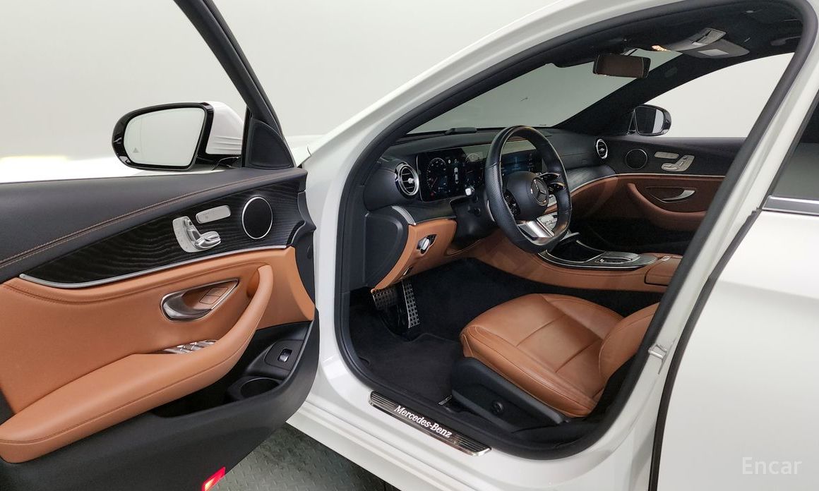E-Class W213E220d 4MATIC AMG Line 11
