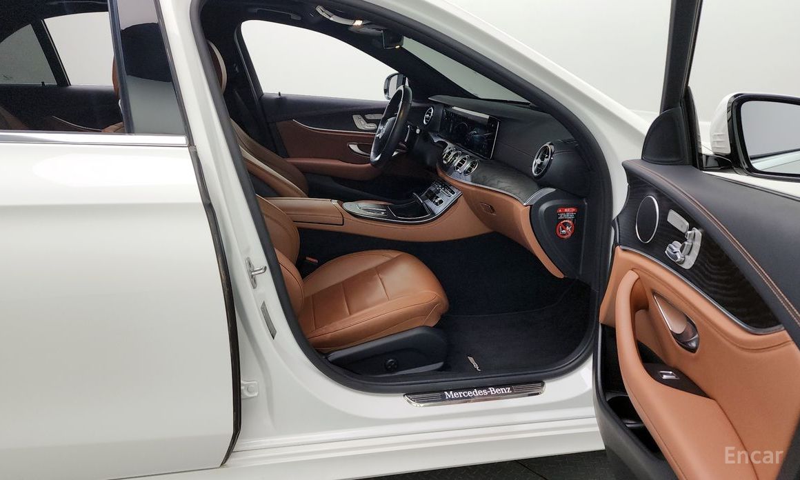 E-Class W213E220d 4MATIC AMG Line 12