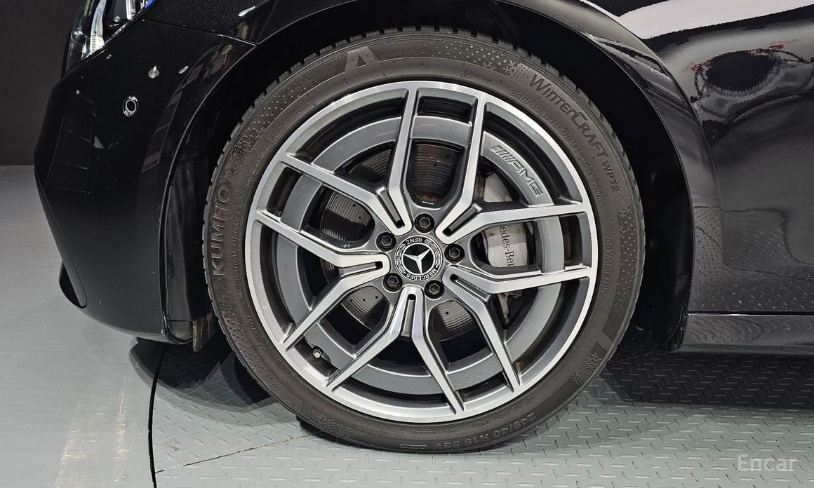E-Class W213E220d 4MATIC AMG Line 6