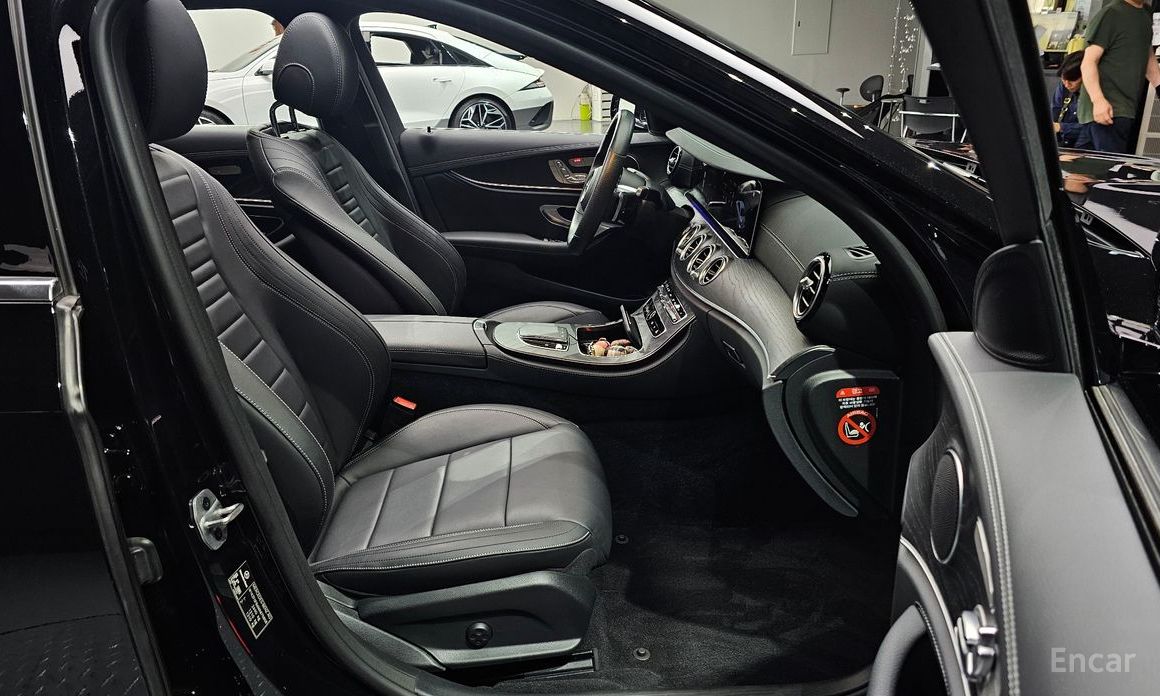 E-Class W213E220d 4MATIC AMG Line 11