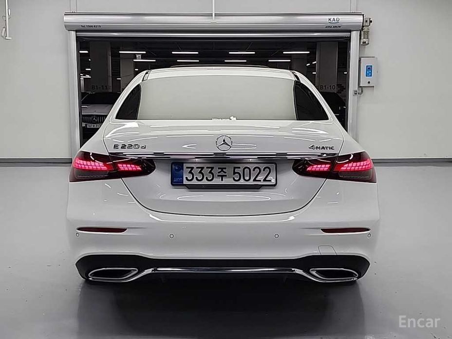 E-Class W213E220d 4MATIC AMG Line 4