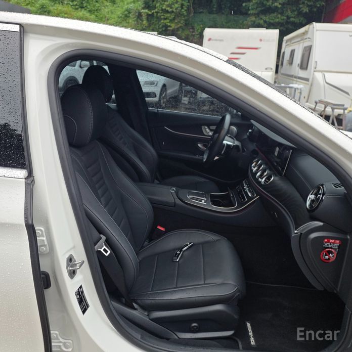 E-Class W213E220d 4MATIC AMG Line 11