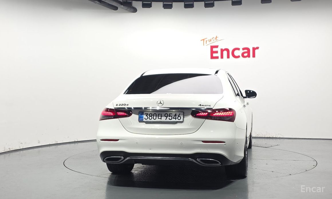 E-Class W213E220d 4MATIC AMG Line 5
