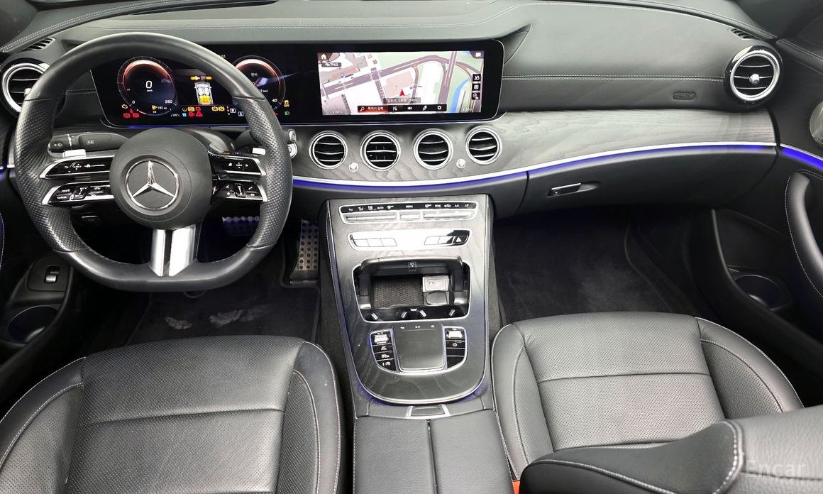 E-Class W213E220d 4MATIC AMG Line 8