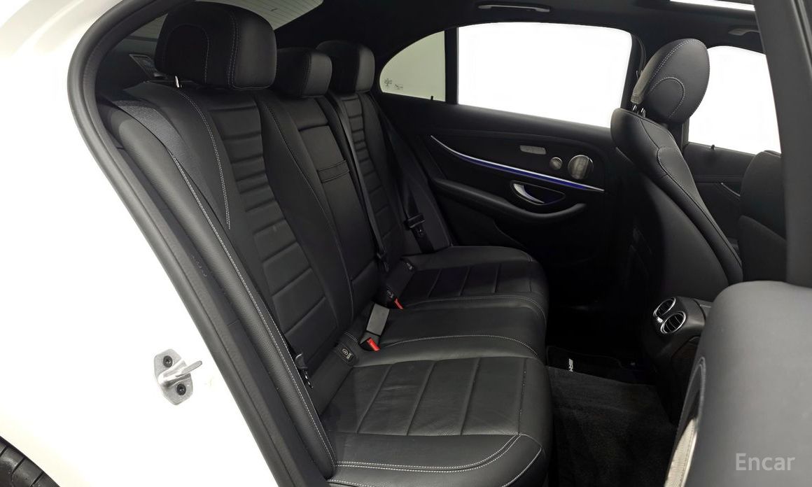 E-Class W213E220d 4MATIC AMG Line 13