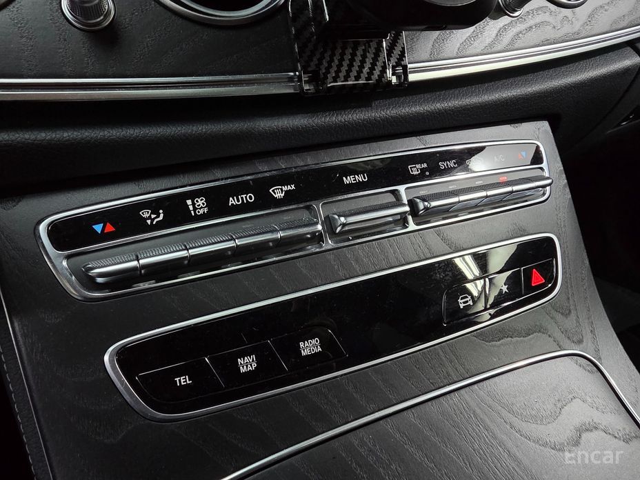 Mercedes-Benz E-Class W213E220d 4MATIC AMG Line №16