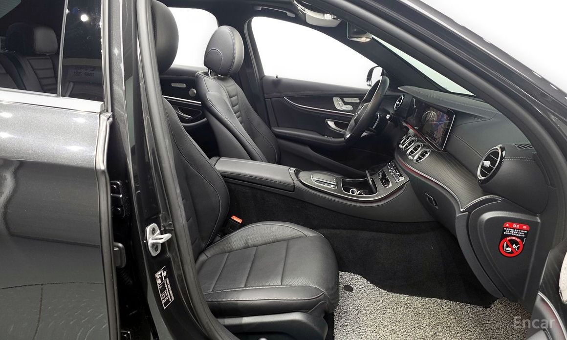 E-Class W213E220d 4MATIC AMG Line 12