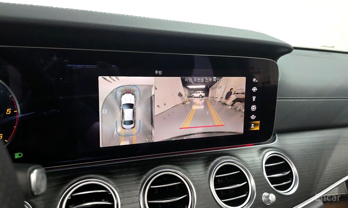 E-Class W213E220d 4MATIC AMG Line 16
