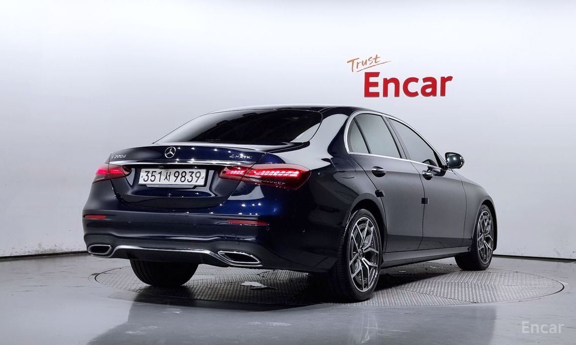 E-Class W213E220d 4MATIC AMG Line 3