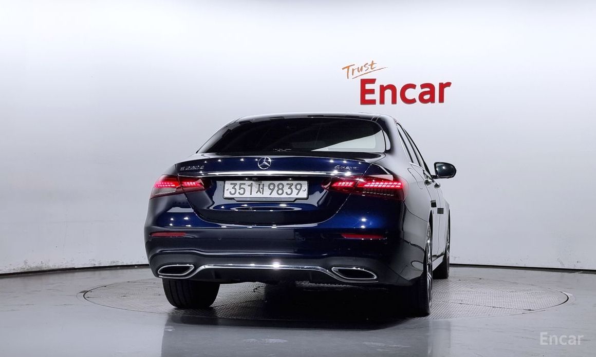 E-Class W213E220d 4MATIC AMG Line 5