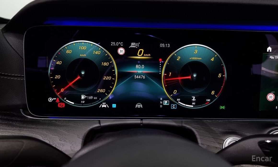 E-Class W213E220d 4MATIC AMG Line 9