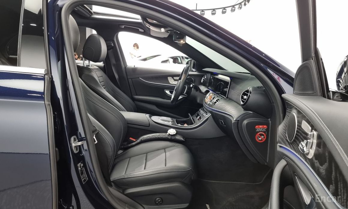 E-Class W213E220d 4MATIC AMG Line 12