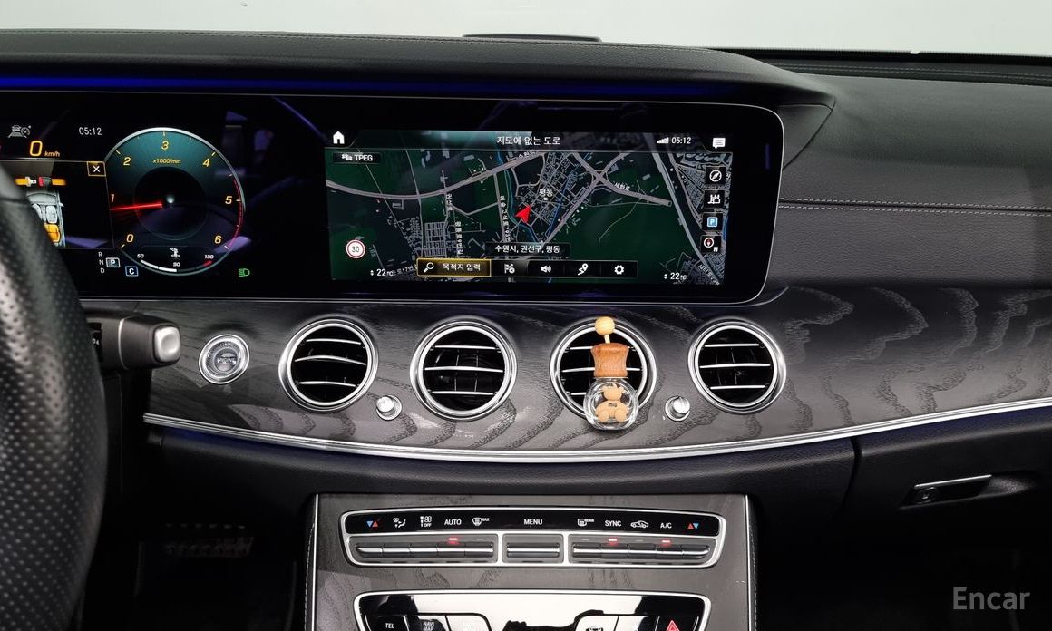 E-Class W213E220d 4MATIC AMG Line 15