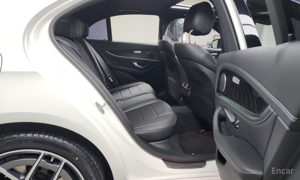 E-Class W213E220d 4MATIC AMG Line 13