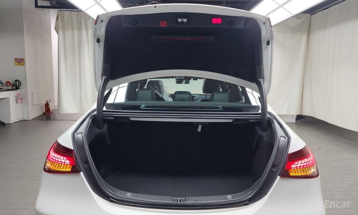 E-Class W213E220d 4MATIC AMG Line 21