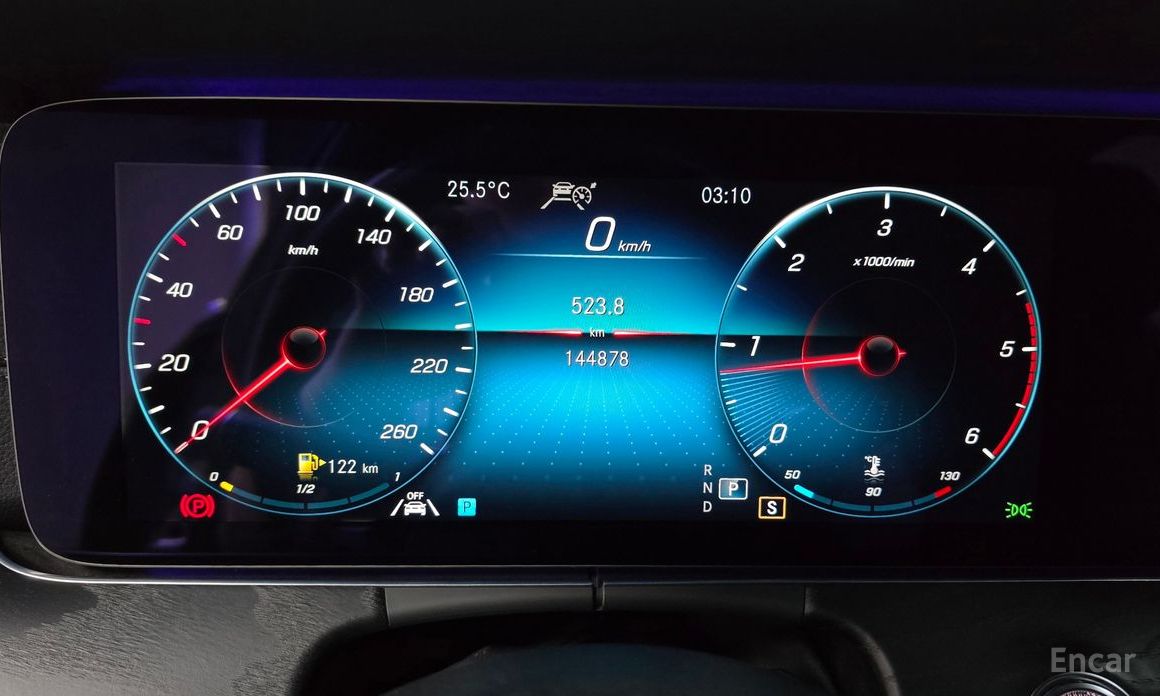 E-Class W213E220d 4MATIC AMG Line 9
