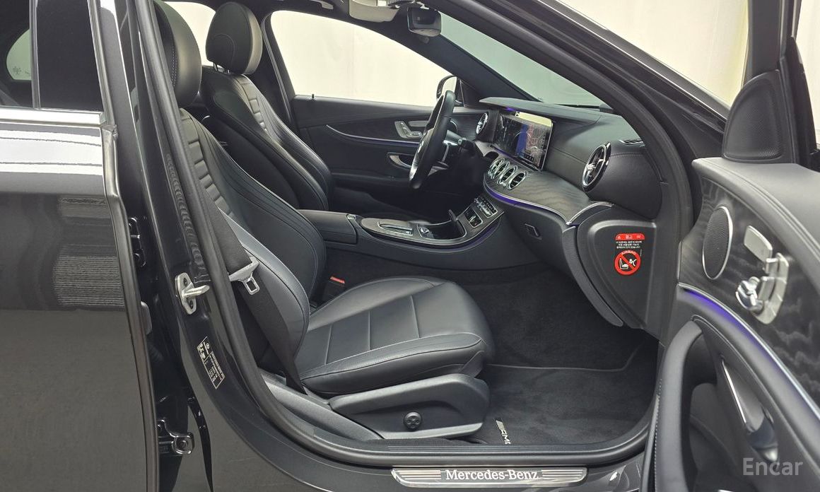 E-Class W213E220d 4MATIC AMG Line 11