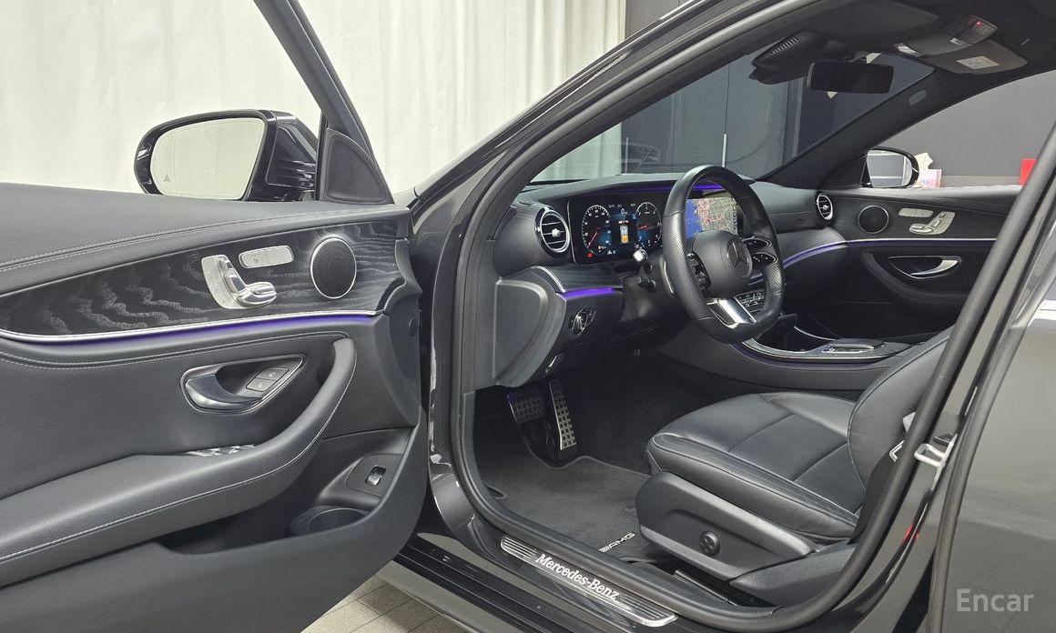 E-Class W213E220d 4MATIC AMG Line 12