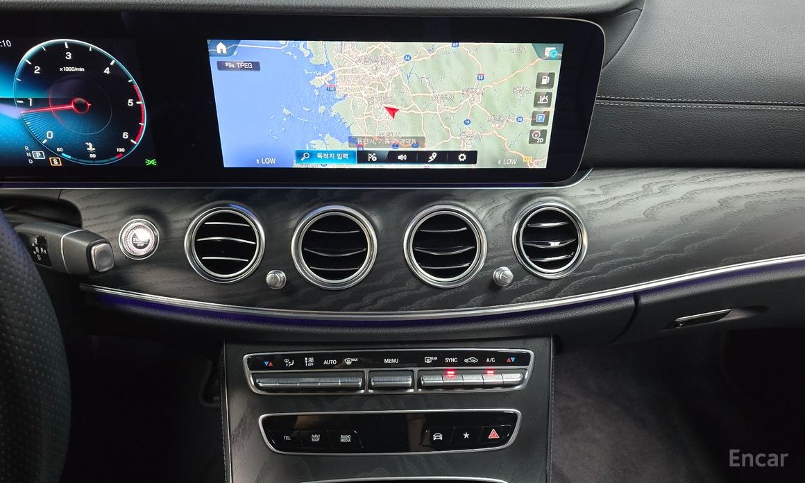 E-Class W213E220d 4MATIC AMG Line 15