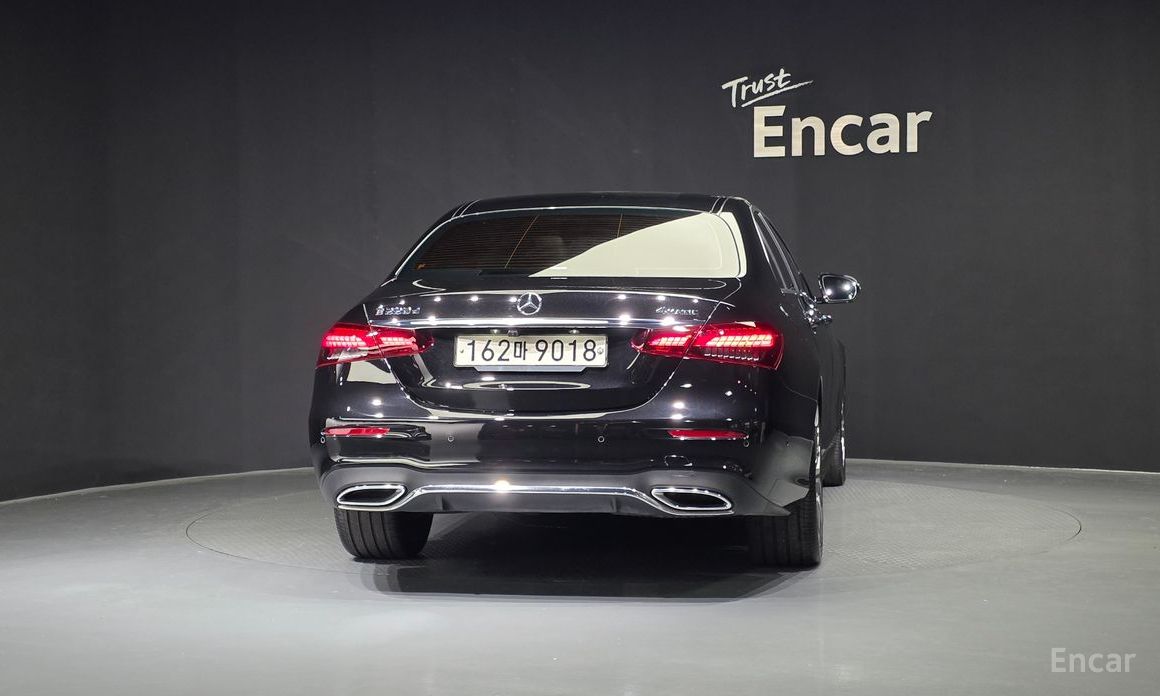 E-Class W213E220d 4MATIC AMG Line 5