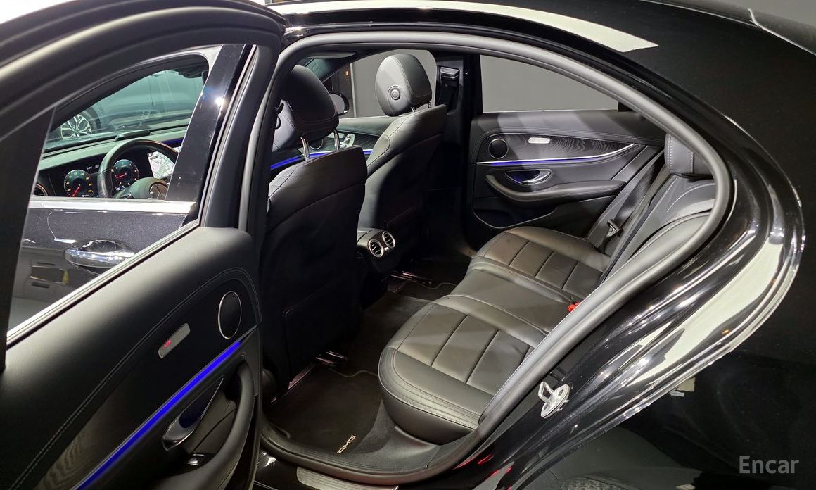 E-Class W213E220d 4MATIC AMG Line 12
