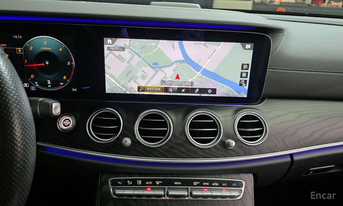 E-Class W213E220d 4MATIC AMG Line 17