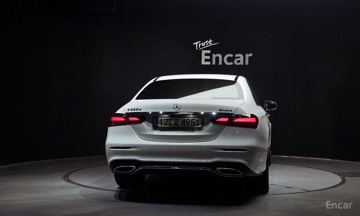 E-Class W213E220d 4MATIC AMG Line 5