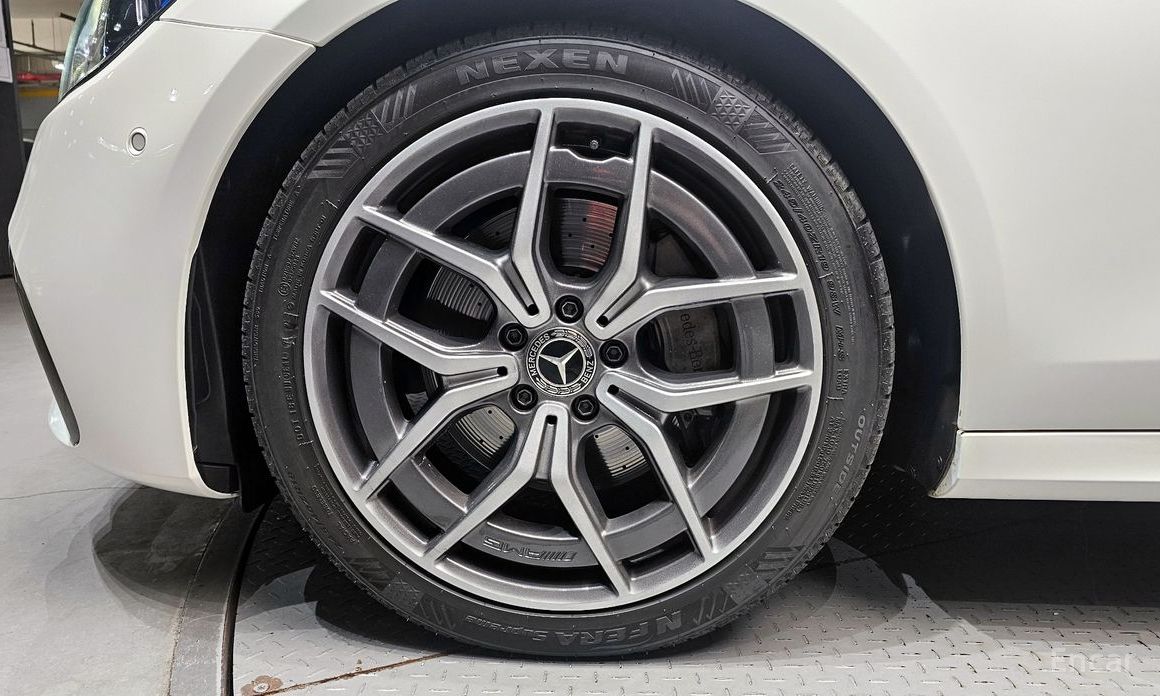 E-Class W213E220d 4MATIC AMG Line 6