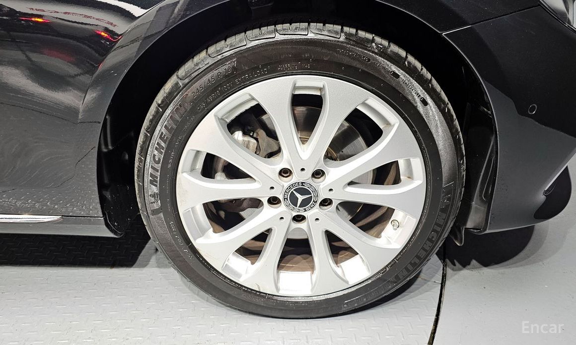 E-Class W213E220d 4MATIC Exclusive 6