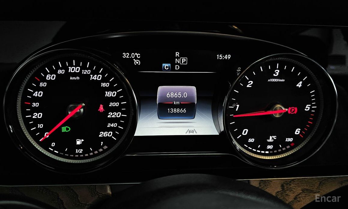 E-Class W213E220d 4MATIC Exclusive 9
