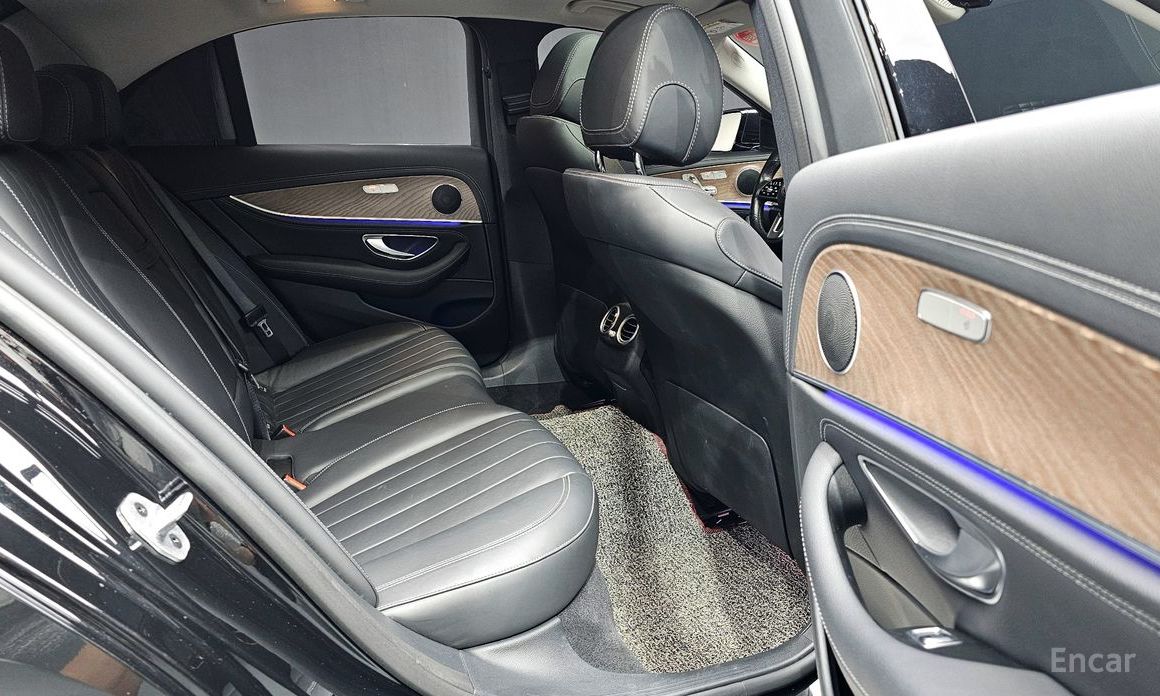 E-Class W213E220d 4MATIC Exclusive 12