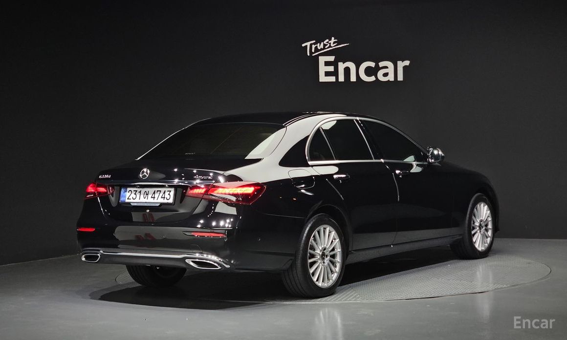 E-Class W213E220d 4MATIC Exclusive 3
