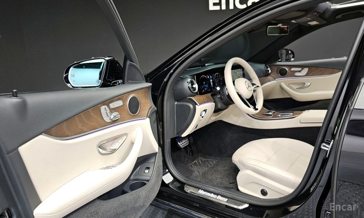 E-Class W213E220d 4MATIC Exclusive 12