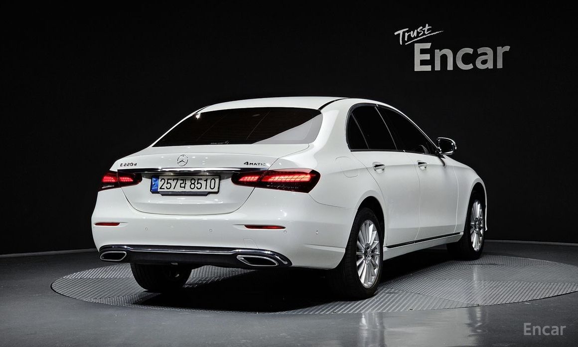 E-Class W213E220d 4MATIC Exclusive 3