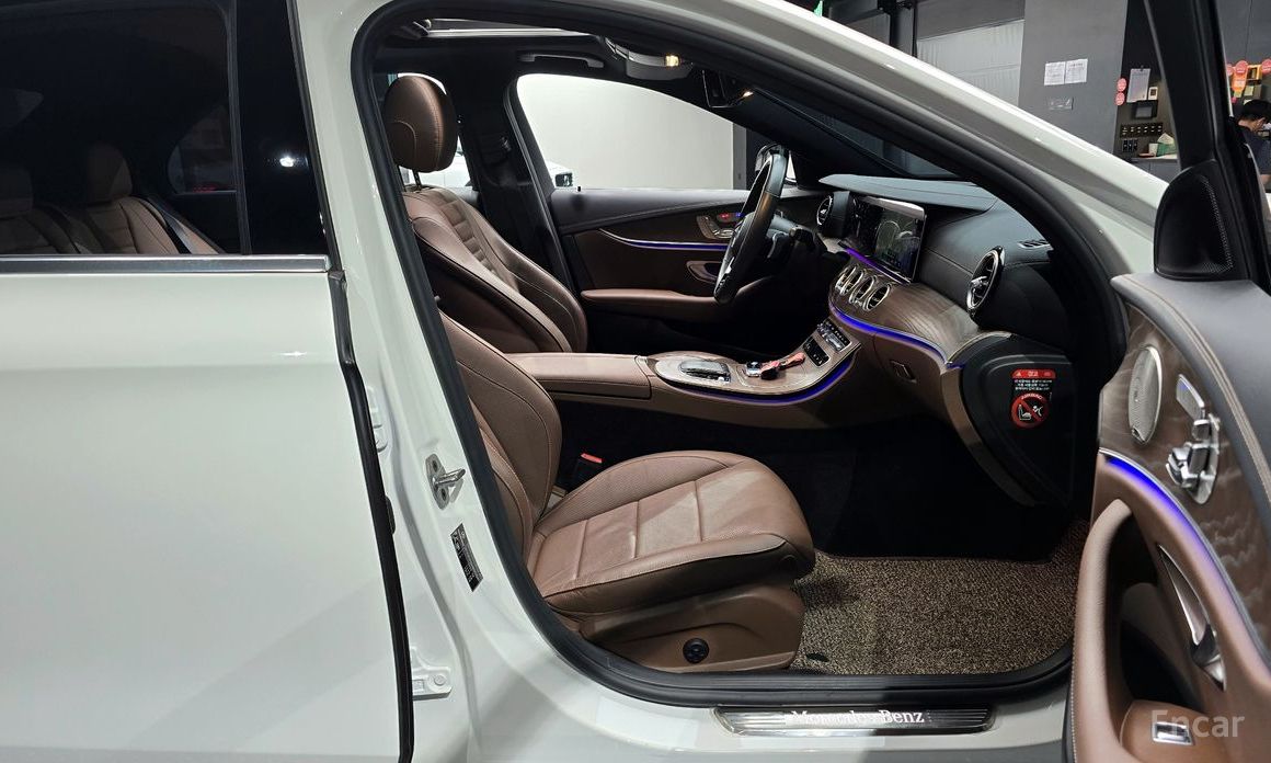 E-Class W213E220d 4MATIC Exclusive 12