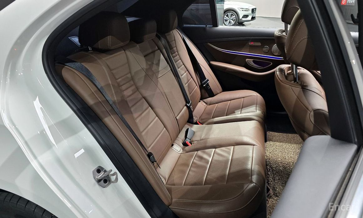 E-Class W213E220d 4MATIC Exclusive 13